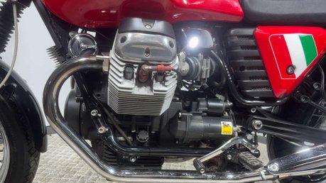 Moto Guzzi V7 750 2009 26K NEW MOT SERVICED 1 OWNER MODERN RETRO BIKE 750CC 40