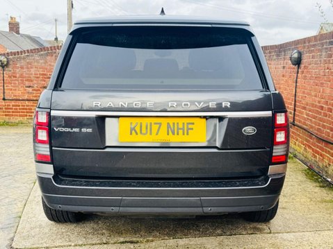Land Rover Range Rover 3.0 TD V6 Vogue SE SUV 5dr Diesel Auto 4WD Euro 6 (s/s) (258 ps) 9