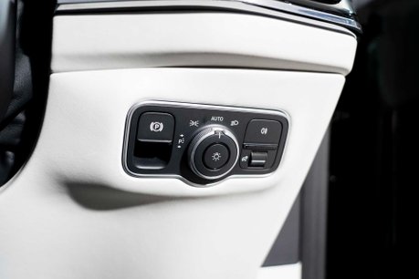 Aston Martin DBX 707 V8. VAT Q. Q PAINTWORK. 40K IN OPTIONS. DUOTONE INTERIOR. H & C SEATS. 53