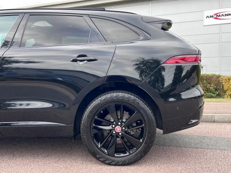 Jaguar F-Pace 2.0 D200 MHEV R-Dynamic SE Auto AWD Euro 6 (s/s) 5dr 49