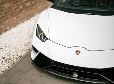 Lamborghini Huracan Spyder LP640-4 Performante 21
