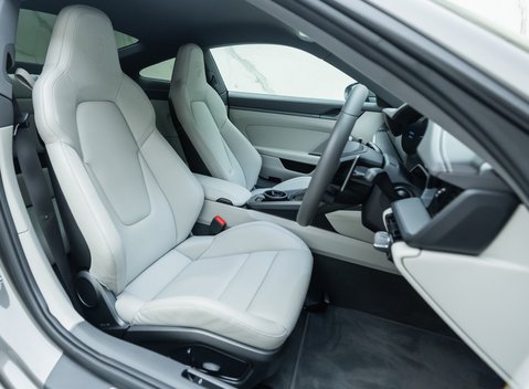 Porsche 911 Carrera S (992) 11