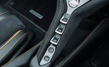 McLaren 720S Spider Peformance 28