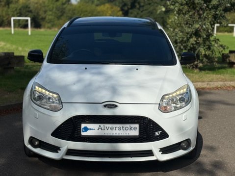 Ford Focus 2.0T EcoBoost ST-3 Euro 5 (s/s) 5dr 6