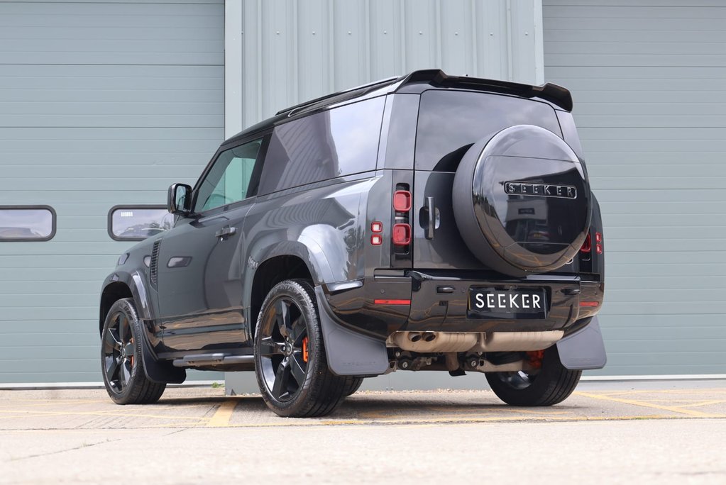 Land Rover Defender 90 HARD TOP X-DYNAMIC HSE STYLED BY SEEKER SUPER LOW MILES  7