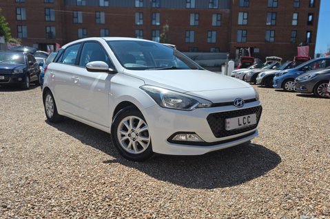 Hyundai i20 MPI SE.AUTOMATIC..1 PREVIOUS OWNER,18 STAMPS,AIR CON,LAST OWNER  9 YEARS. 7