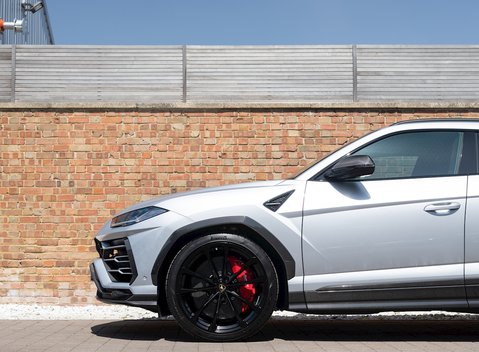Lamborghini Urus 37
