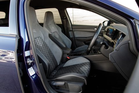 Volkswagen Golf R-LINE TSI 37