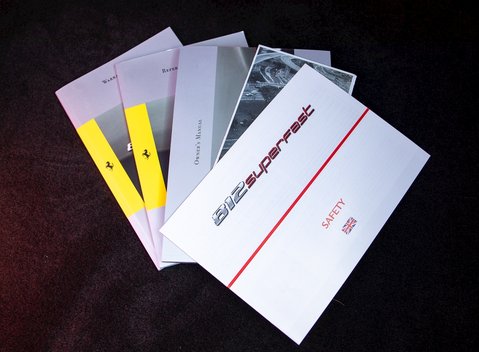 Ferrari 812 Superfast 38