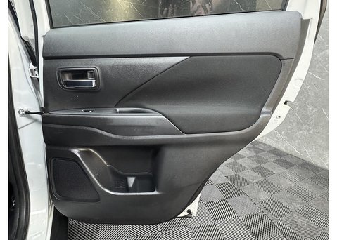 Mitsubishi Outlander 2.2 DI-D 3 SUV 5dr Diesel Manual 4WD Euro 6 (s/s) (147 ps) 30