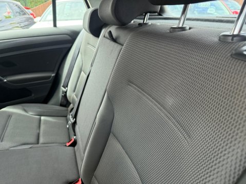 Volkswagen Golf 1.6 TDI BlueMotion Tech SE Nav Euro 6 (s/s) 5dr 33