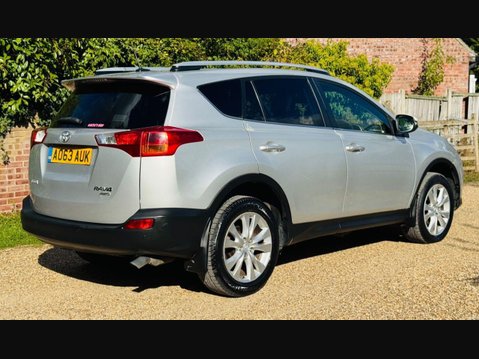 Toyota Rav4 2.2 D-4D Invincible SUV 5dr Diesel Manual 4WD Euro 5 (150 ps) 5