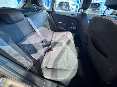 Vauxhall Astra 1.6 16v Exclusiv Auto Euro 5 5dr 25