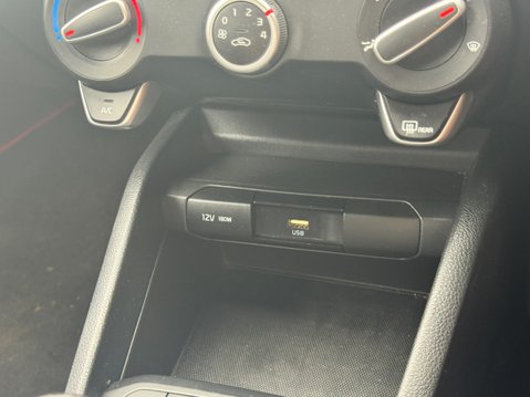 Kia Stonic 1.0 T-GDi 2 SUV 5dr Petrol Manual Euro 6 (s/s) (99 bhp) 19