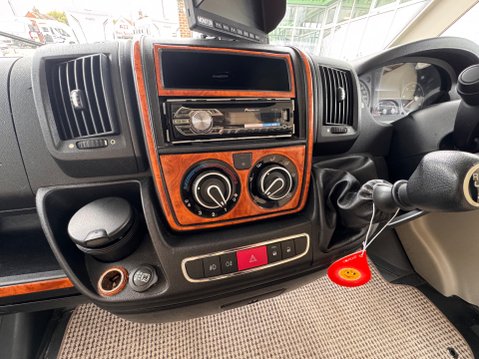 Burstner Aviano i727 37