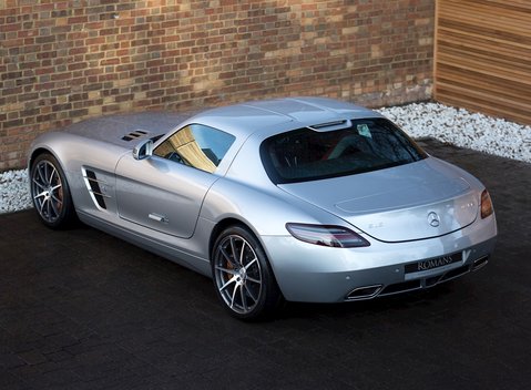 Mercedes-Benz SLS AMG 12