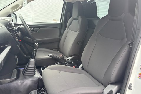 Isuzu D-Max 1.9 TD Utility 4x4 Single Cab Pickup 3