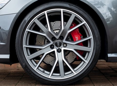 Audi RS6 Avant Performance 10