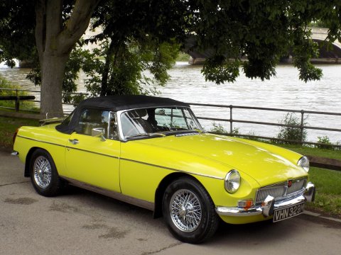 MG B ROADSTER 7
