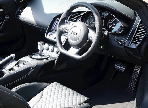 Audi R8 V10 Spyder 9