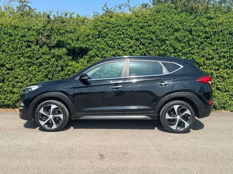 Hyundai TUCSON 2.0 CRDi Premium SE SUV 5dr Diesel Manual 4WD Euro 6 (136 ps) 6