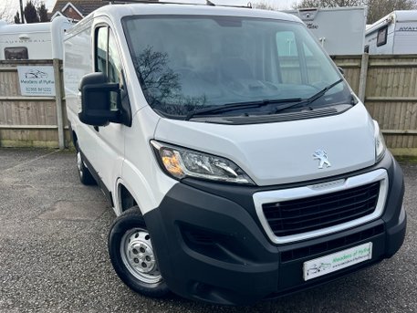Peugeot Boxer 2.2 BLUEHDI 333 L1H1 PROFESSIONAL