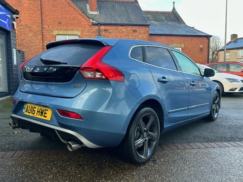 Volvo V40 D2 R-DESIGN 3