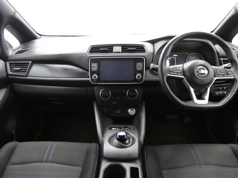 Nissan LEAF 40kWh Acenta Auto 5dr 9