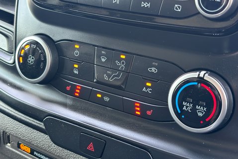 Ford Transit 310 L2 H2 Leader with Air Con / Sat Nav / Heated Seats 20