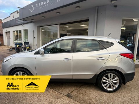 Hyundai ix35 2.0 ix35 Premium 4WD CRDi 134 4WD 5dr 6