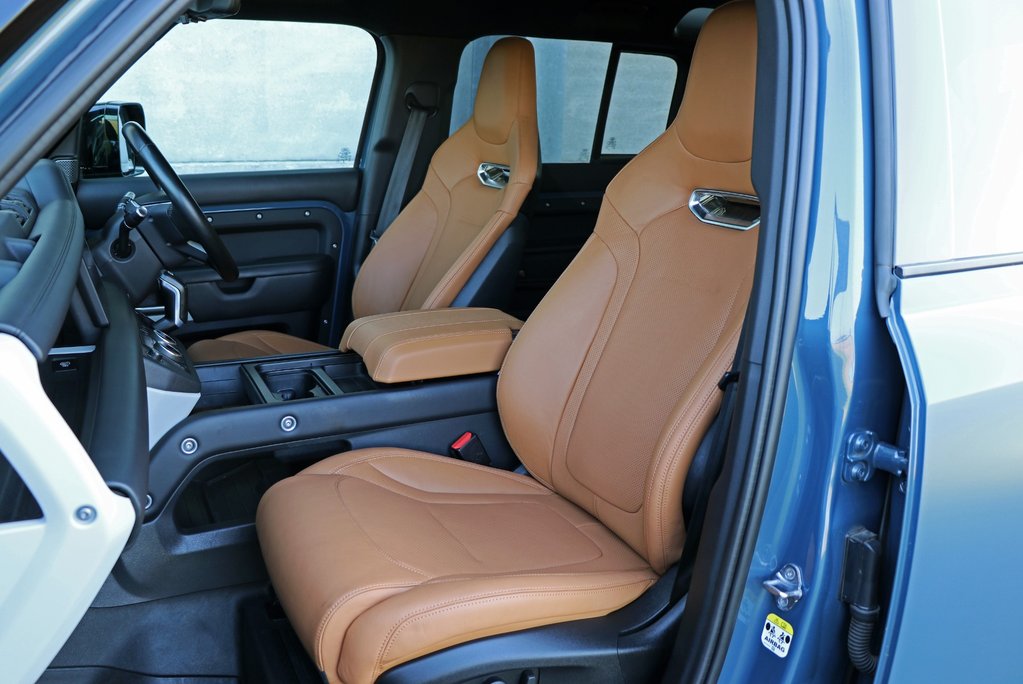 Defender 110 Commercial 6