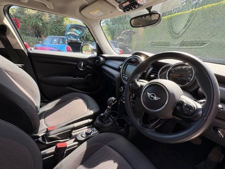 Mini Hatch Cooper 1.5 Petrol Automatic Pepper / Media 5 door - SAT NAV - REAR CAMERA 3