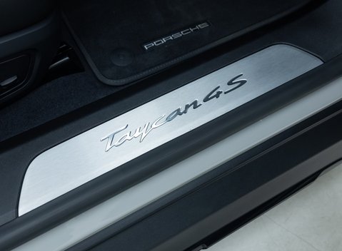 Porsche Taycan 4S Cross Turismo 24