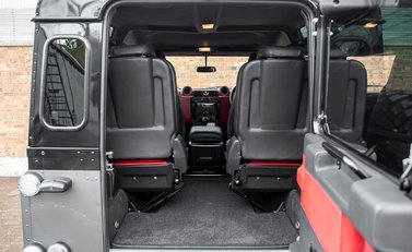Land Rover Defender 90 Autobiography Edition 29