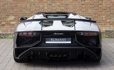 Lamborghini Aventador SV LP750-4 Roadster 6