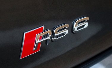 Audi RS6 Avant Performance 25