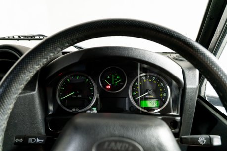 Land Rover Defender 90 TD XS STATION WAGON. COMPREHENSIVE LSH. VB AIR SUSPENSION. KHAN WHEELS. 18