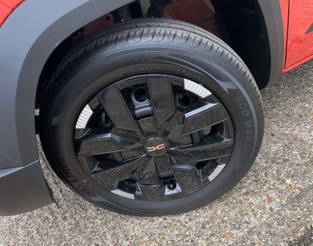 Dacia Spring Spring Extreme EV 5dr (26.8KWH) 65 BHP model 3