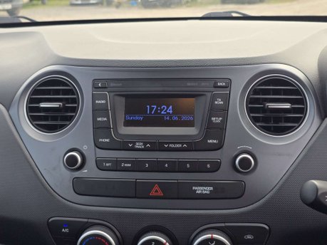 Hyundai i10 1.2 SE Hatchback 5dr Petrol Auto Euro 6 (87 ps) 42