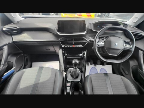 Peugeot 2008 PURETECH S/S ALLURE PREMIUM 4