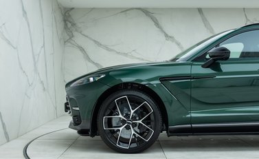 Aston Martin DBX 707 39