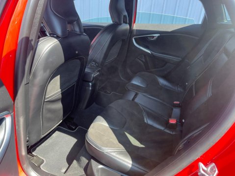Volvo V40 2.0 D2 R-Design Euro 6 (s/s) 5dr 5