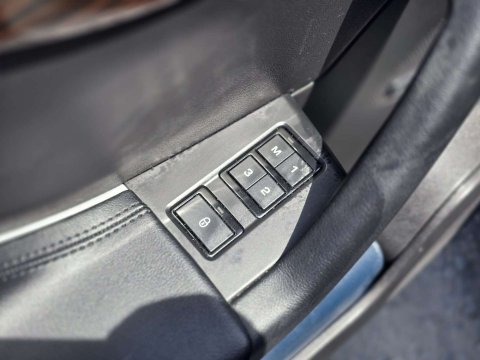 2017 Jaguar F-PACE thumbnail 17
