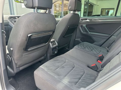 Volkswagen Tiguan 2.0 Tiguan SEL TDI BlueMotion Technology 5dr 28