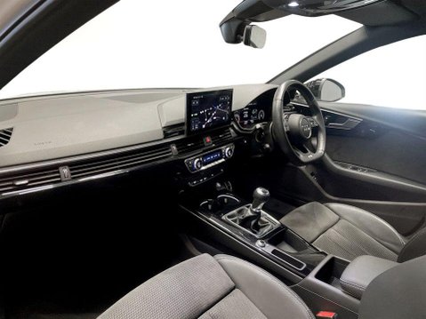 Audi A4 2.0 TFSI 35 Black Edition Estate 5dr Petrol Manual Euro 6 (s/s) (150 ps) C 15