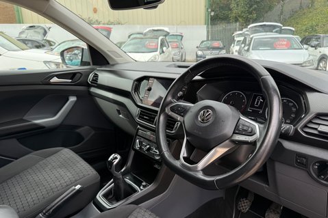 Volkswagen T-Cross 1.0 SE TSI.. 6 MAIN DEALER SERVICES..APPLE CARPLAY & ANDROID AUTO..STUNNING 12