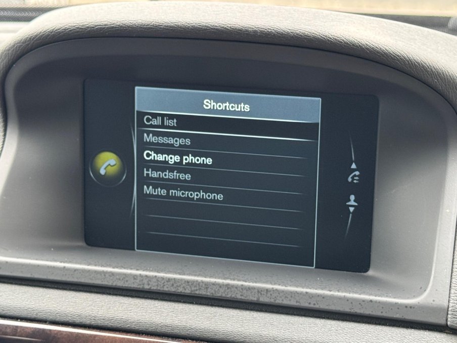 2015 Volvo V70 — image 20