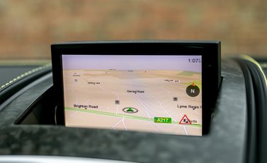 Aston Martin Vanquish S 17