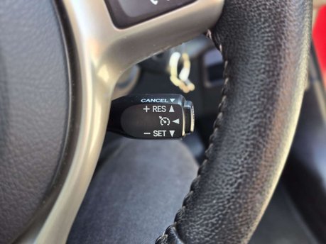 Toyota Yaris 1.33 Dual VVT-i Icon Plus Hatchback 5dr Petrol Multidrive S Euro 5 (99 ps) 25