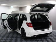 Mercedes-Benz B Class B 180 D AMG LINE PREMIUM 21